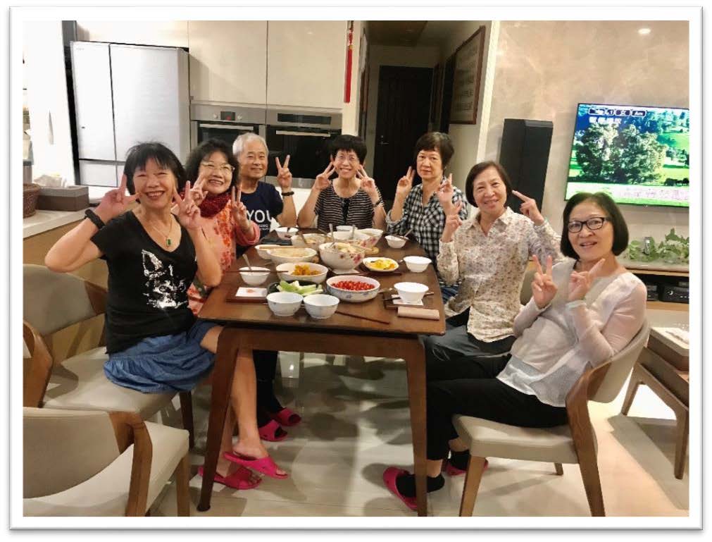 左起施秋月,陳皇鸞和先生,孫碧芳,翁惠美,段式璇,段式璣。